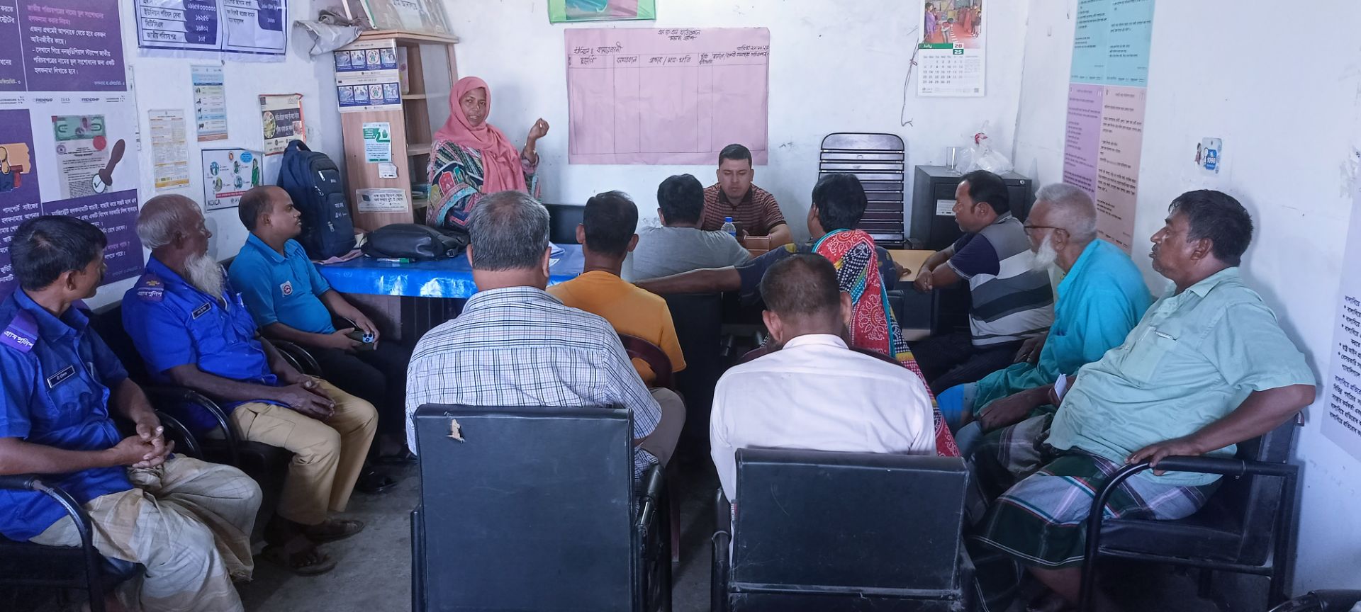 গর্ভবতী মায়ের যত্ন ও চিকিৎসা সহায়তা বিষয়ে ইউপির সাথে আলোচনা.jpg